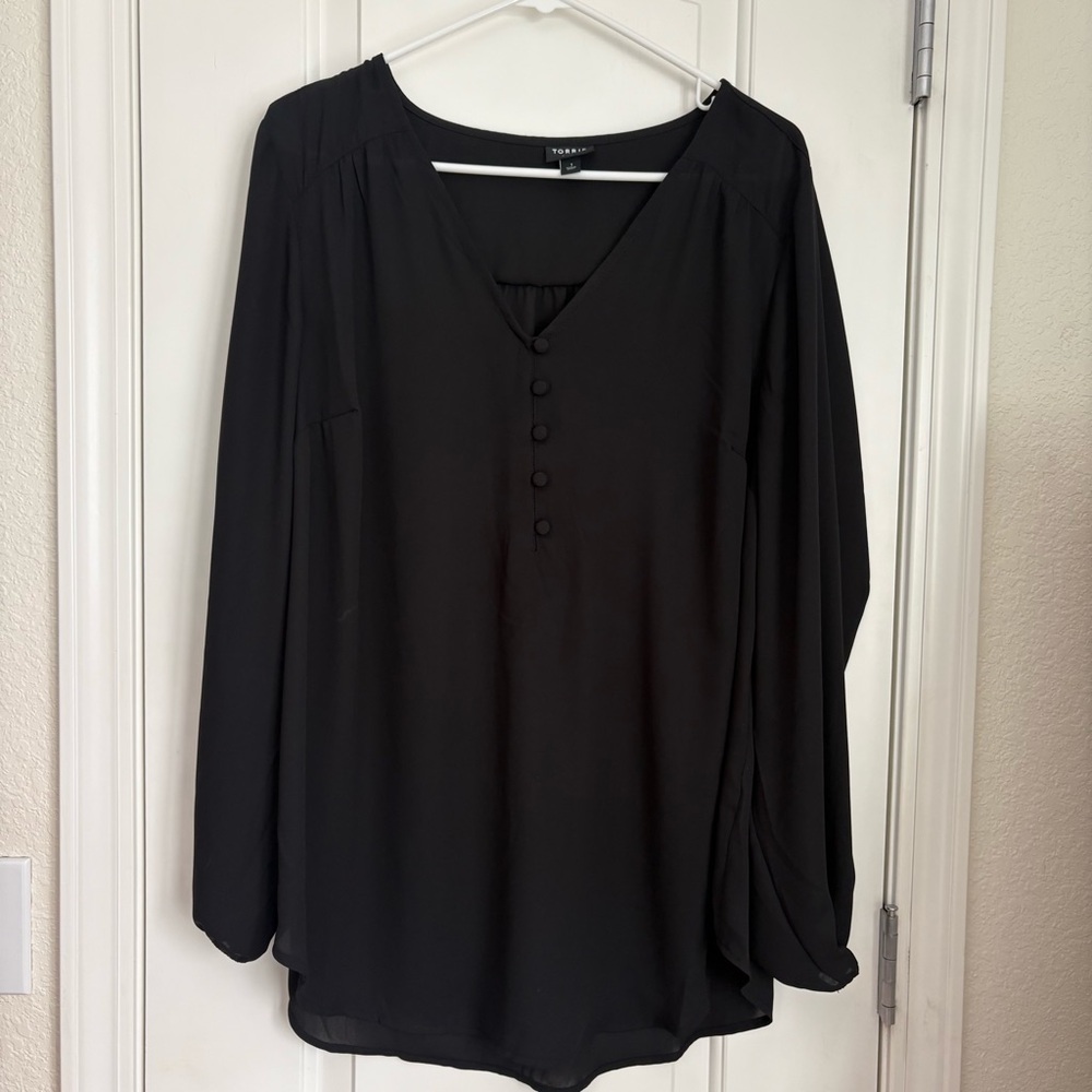 Torrid Women’s Harper Long Sleeve Black Challis Tunic - Size 1